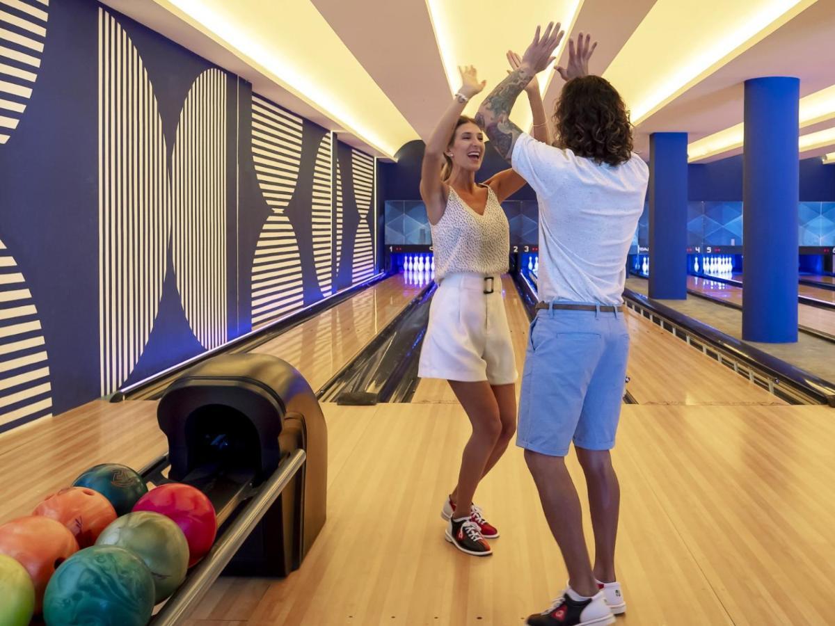 Hotel Ocean Eden Bay (Adults Only) à Spring Rises Extérieur photo Bowling