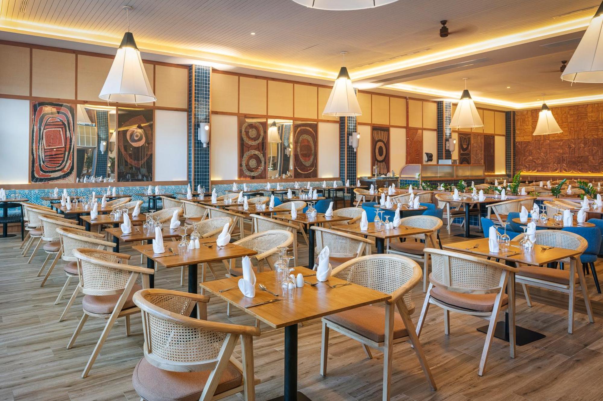 Hotel Ocean Eden Bay (Adults Only) à Spring Rises Extérieur photo The interior of the restaurant