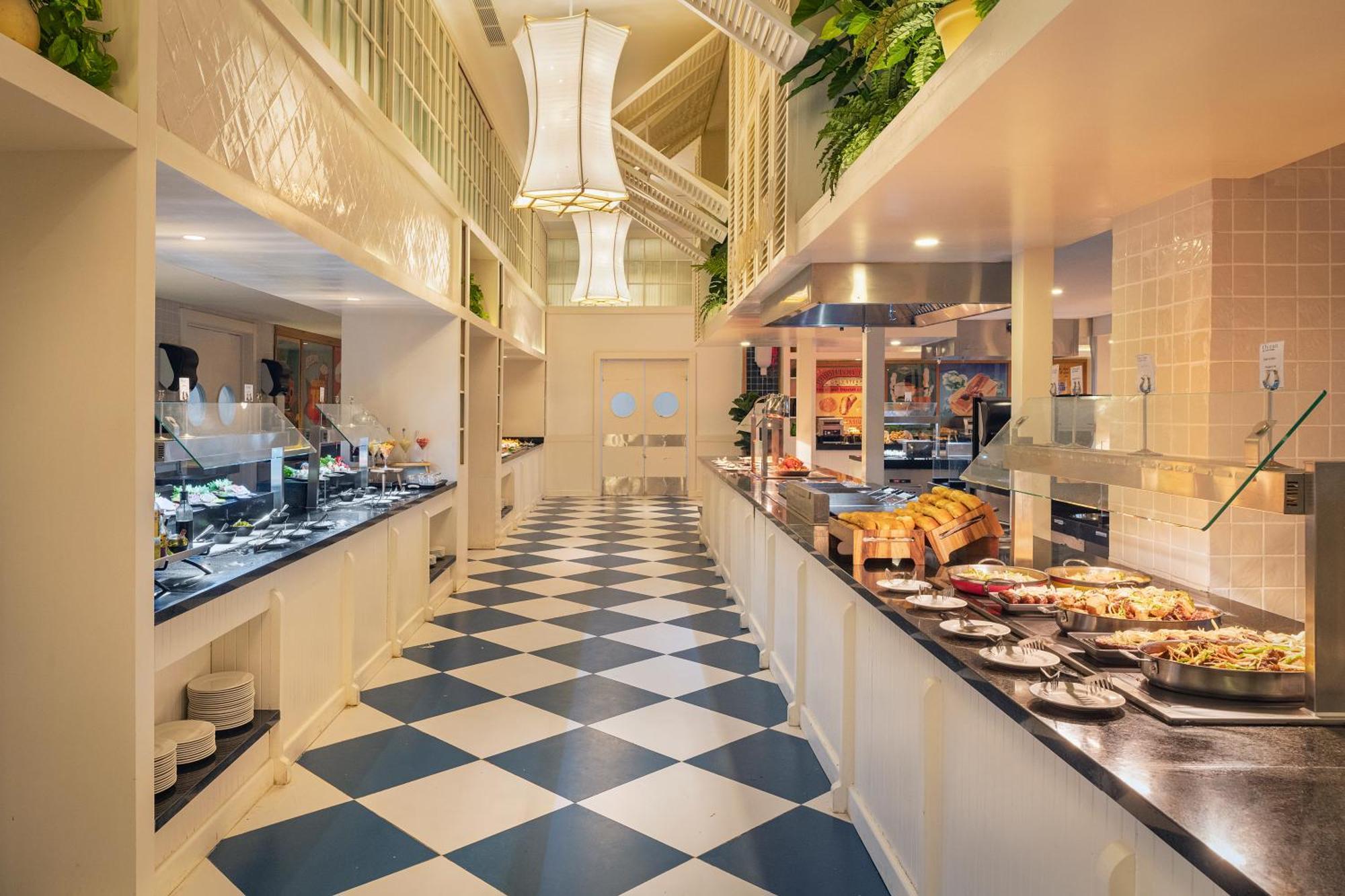 Hotel Ocean Eden Bay (Adults Only) à Spring Rises Extérieur photo The buffet at the hotel